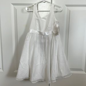 NWT David’s Bridal flower girl dress size 5